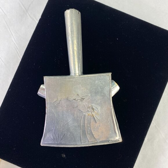 Vintage Mexico Folk Art Stamped Aluminum Dustpan Ashtray - Picture 3 of 11